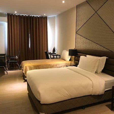 Maxx Hotel Ortigas Pasig City Экстерьер фото