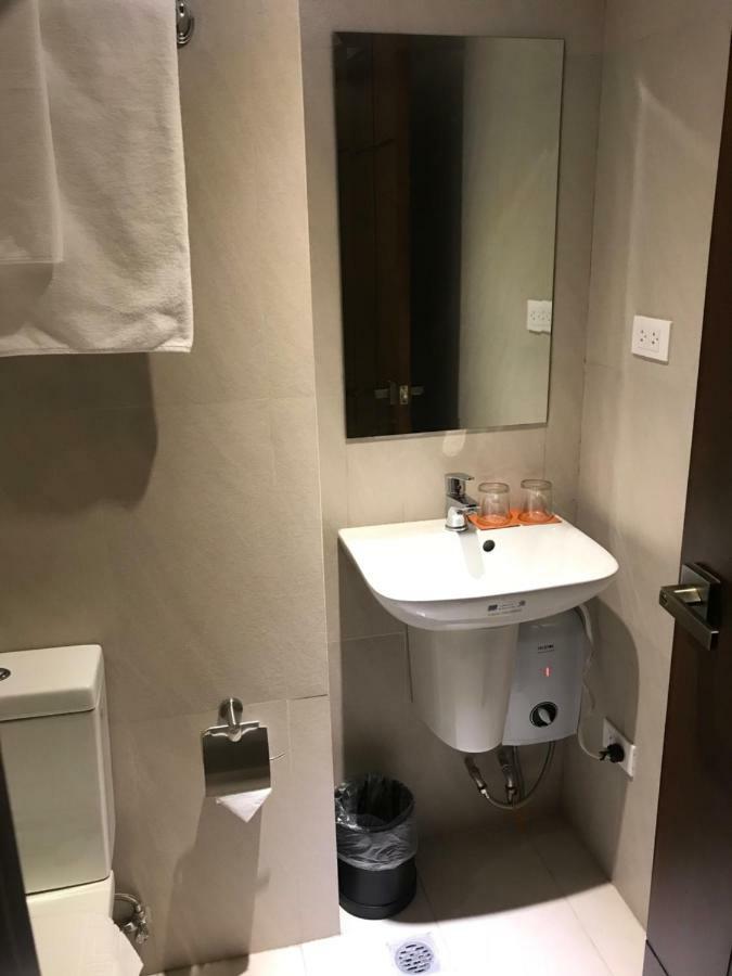 Maxx Hotel Ortigas Pasig City Экстерьер фото